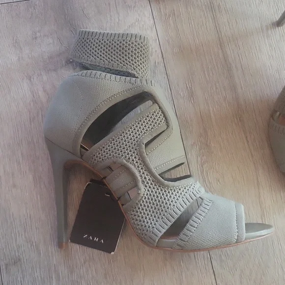 Zara l Size 37 Elegant Olive Green Women's Heels l Grad Night - Picture 4 of 9